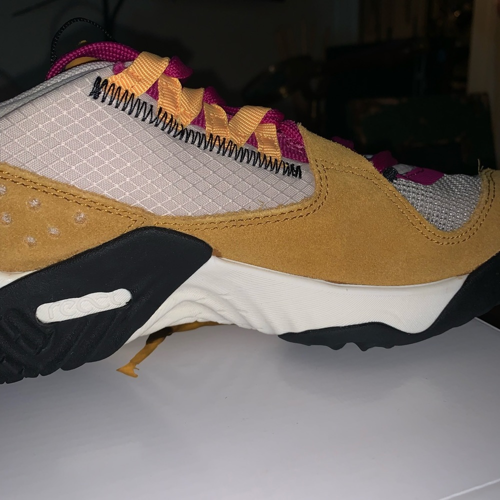 Size 7 1/2women’s Jordans